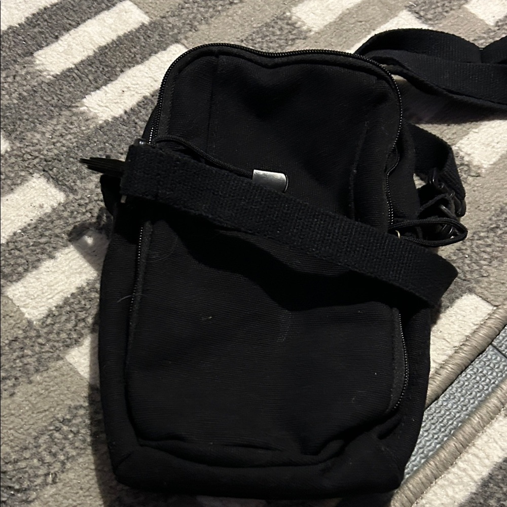Sleek Black Men's Belt Bag - Picture 2 of 2